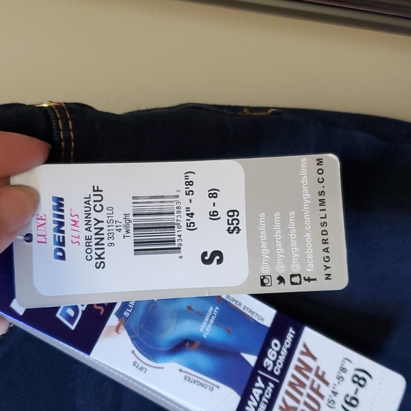 Peter nygard denim slims - Picture 3 of 4